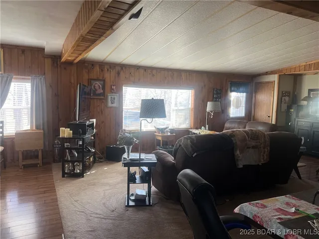 $475,000 | 28675 Heits Point Avenue, Lincoln, MO 65338