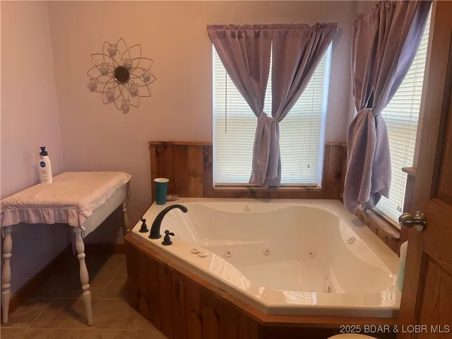 $475,000 | 28675 Heits Point Avenue, Lincoln, MO 65338