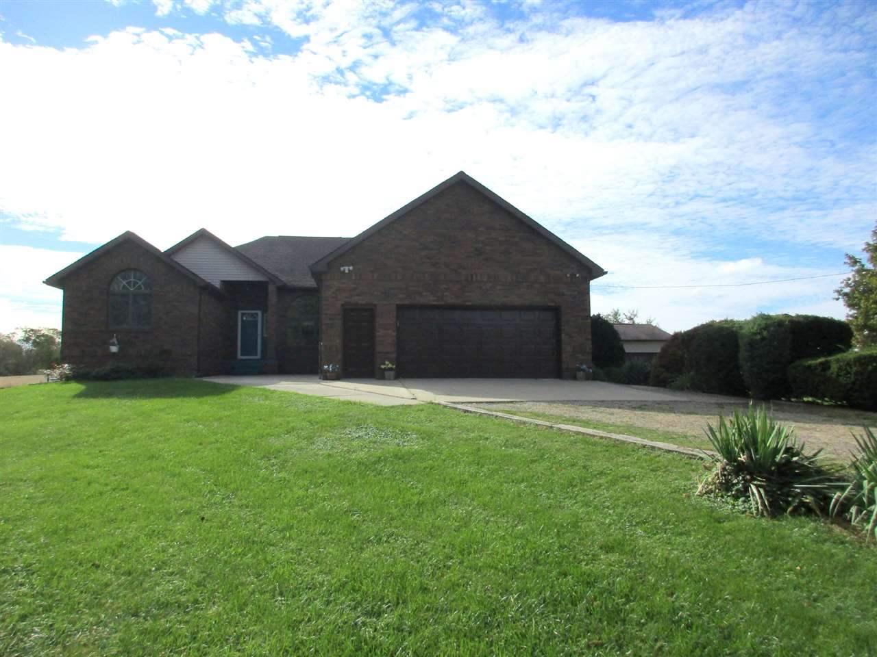 3660 Lansing Road Bancroft, MI 48414 - Photo 1 of 31 31284153.JPG
