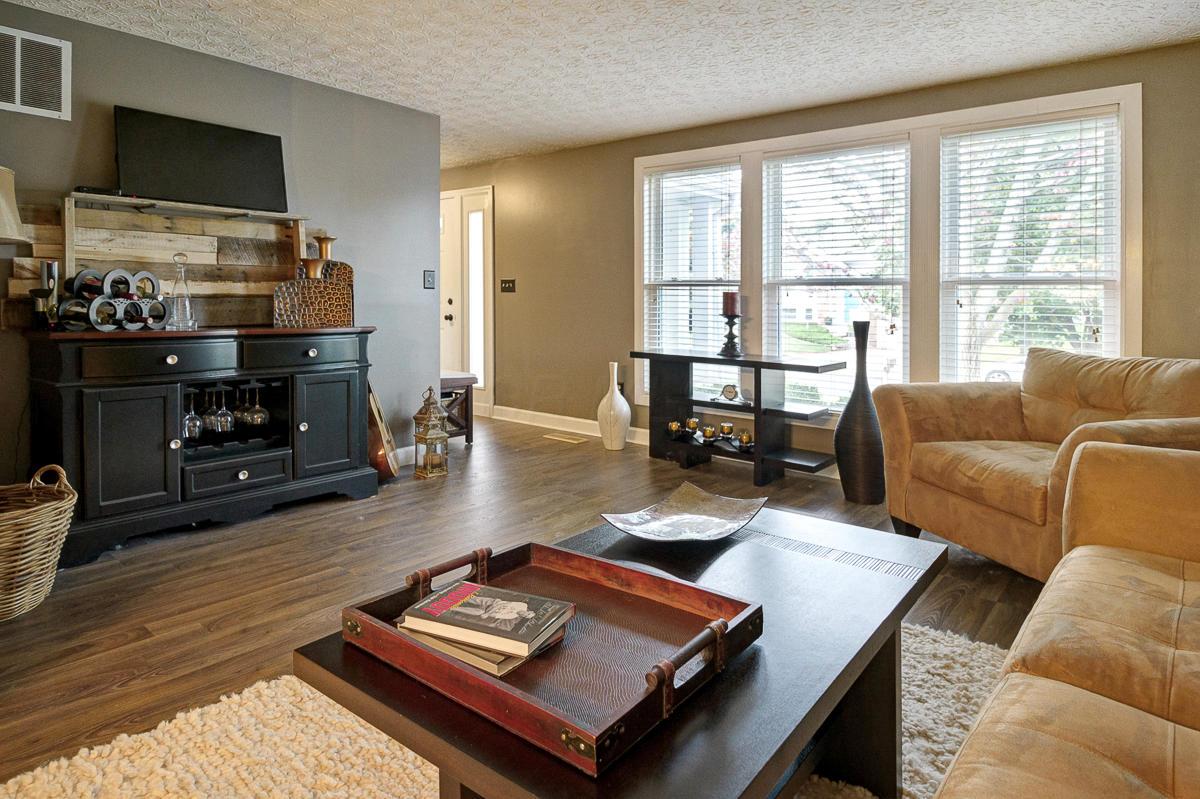 3877 Ramblehurst Road Columbus, OH 43221 - Photo 6 of 31 Gallery Image 6