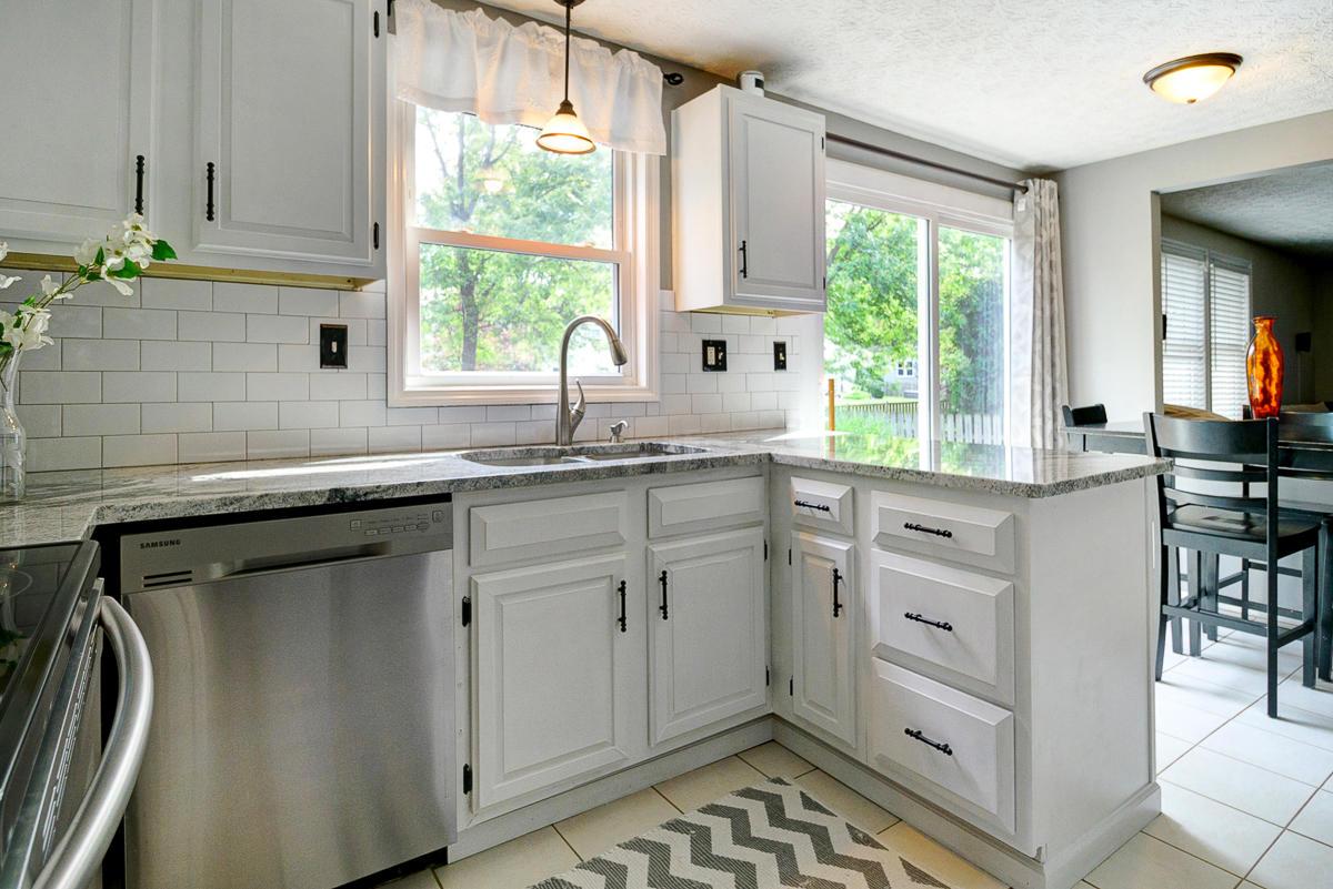 3877 Ramblehurst Road Columbus, OH 43221 - Photo 8 of 31 Gallery Image 8