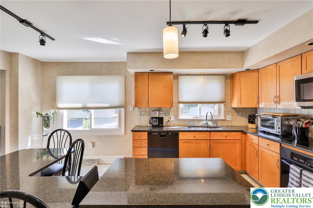930 Springhouse Road Allentown, PA 18104 - Photo 15 of 46 Gallery Image 15