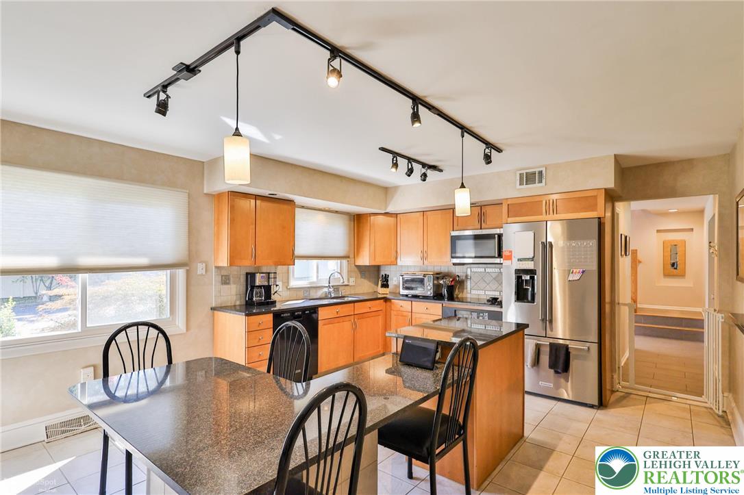 930 Springhouse Road Allentown, PA 18104 - Photo 16 of 46 Gallery Image 16