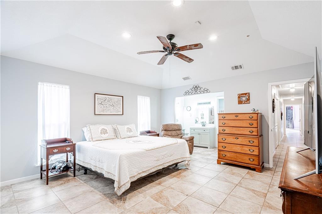 325 Somerset Road Laplace, LA 70068 - Photo 12 of 29