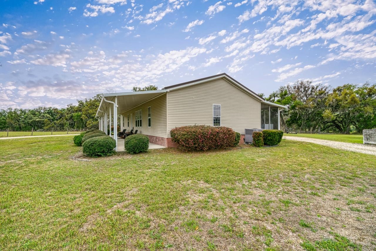 332 Northeast Forsythia Way Pinetta, FL 32350 - Photo 5 of 51
