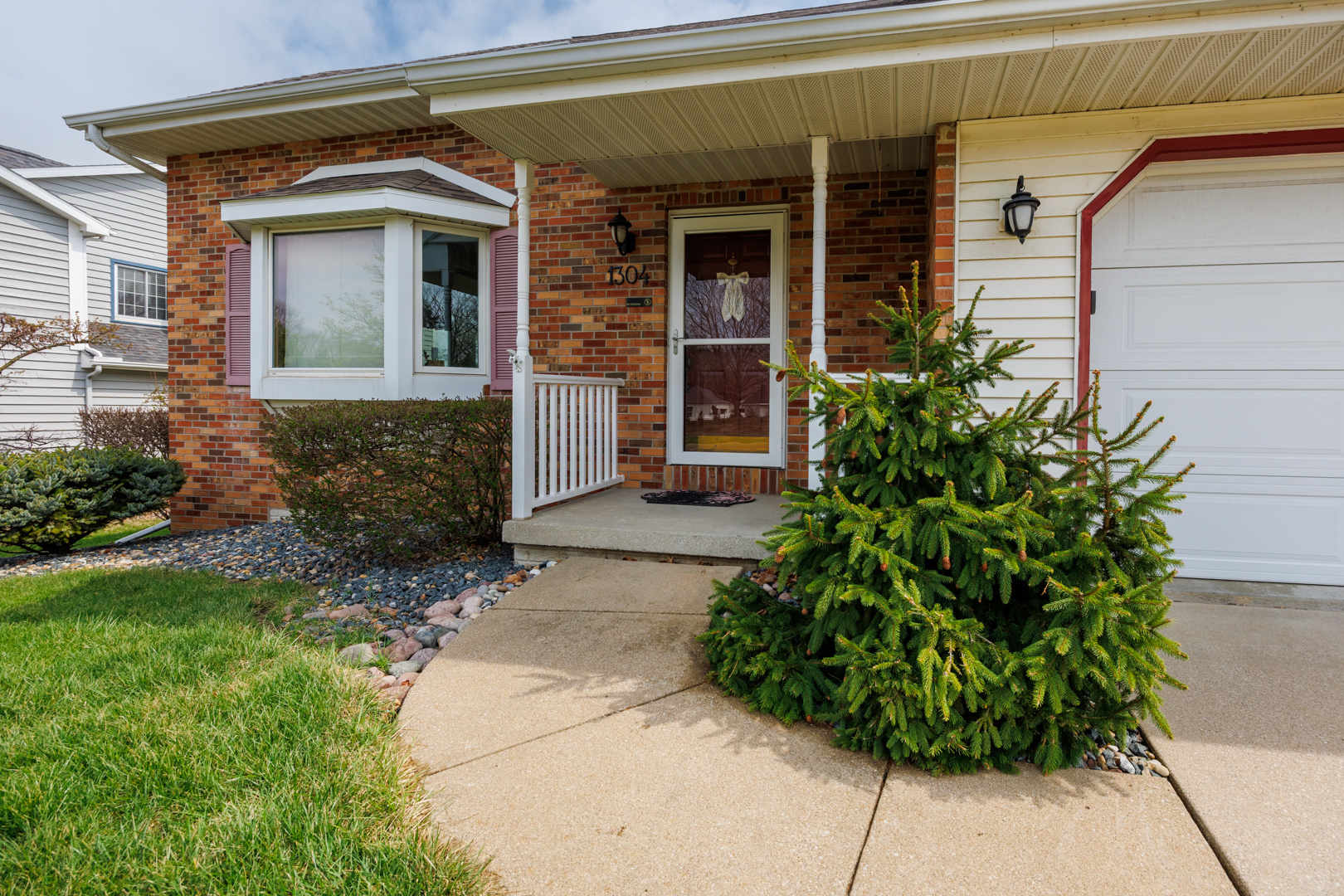 1304 South Hershey Road Bloomington, IL 61704 - Photo 2 of 58