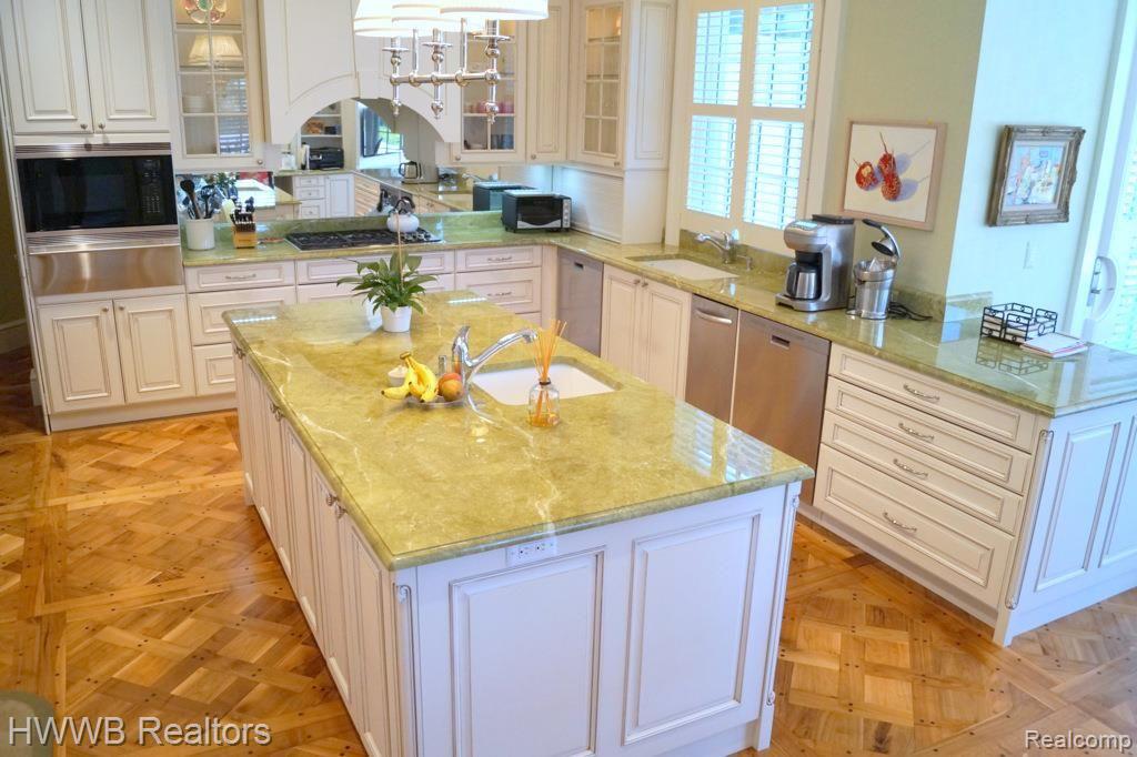 654 Rudgate Road Bloomfield Hills, MI 48304 - Photo 11 of 26 DSC06066.JPG