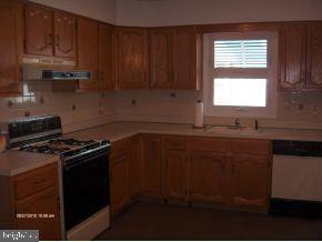 19 Mapleton Road Toms River, NJ 08757 - Photo 6 of 10