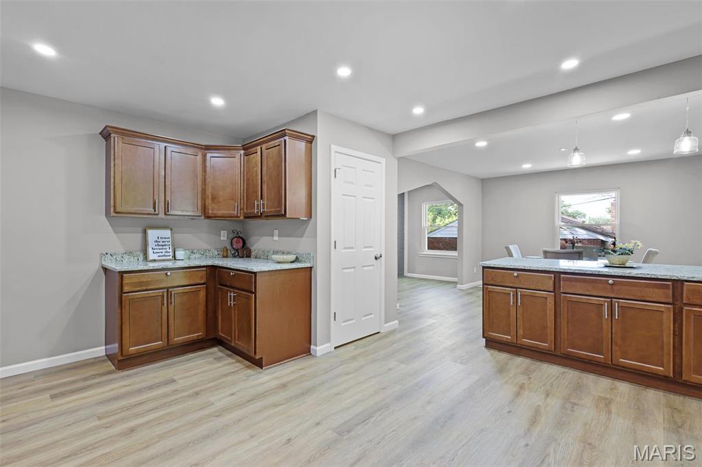 3554 Brown Road St. Louis, MO 63114 - Photo 12 of 47 Gallery Image 12