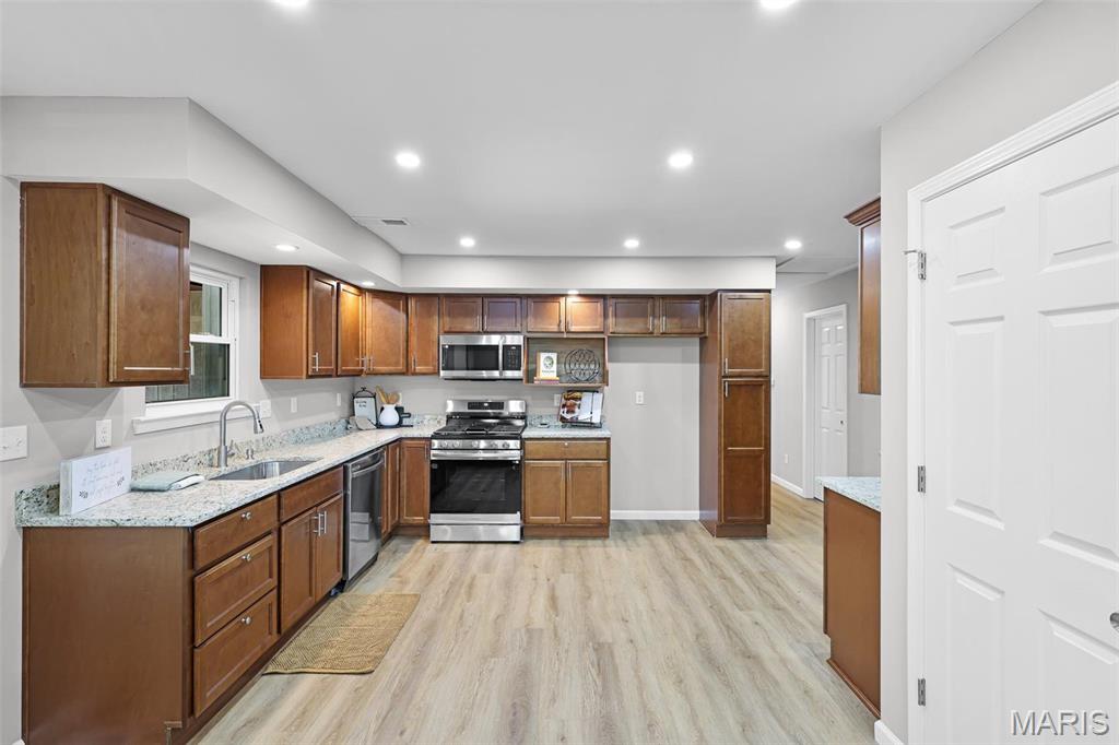 3554 Brown Road St. Louis, MO 63114 - Photo 13 of 47 Gallery Image 13