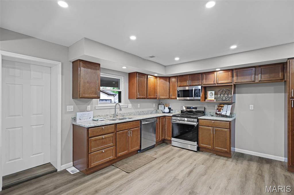 3554 Brown Road St. Louis, MO 63114 - Photo 15 of 47 Gallery Image 15
