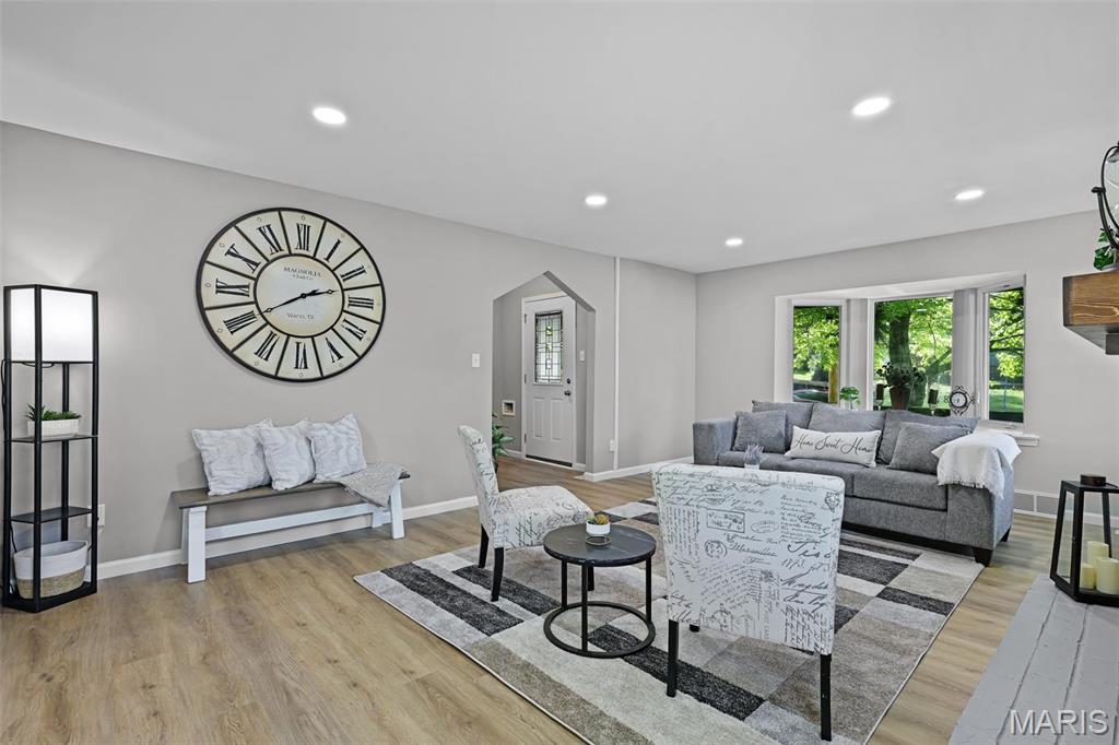 3554 Brown Road St. Louis, MO 63114 - Photo 5 of 47 Gallery Image 5