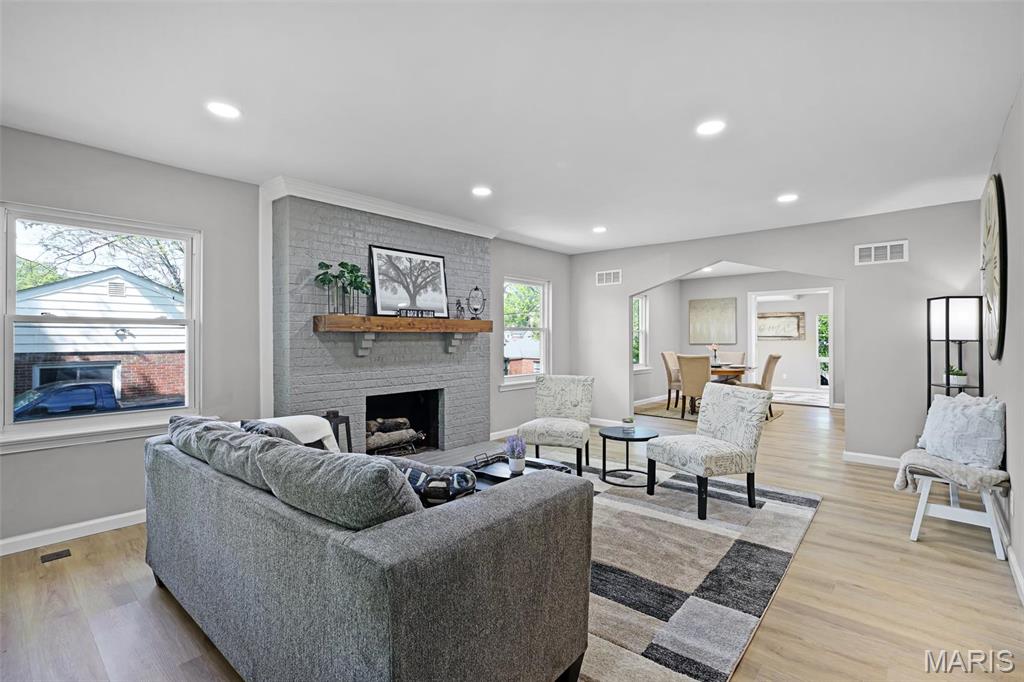 3554 Brown Road St. Louis, MO 63114 - Photo 7 of 47 Gallery Image 7