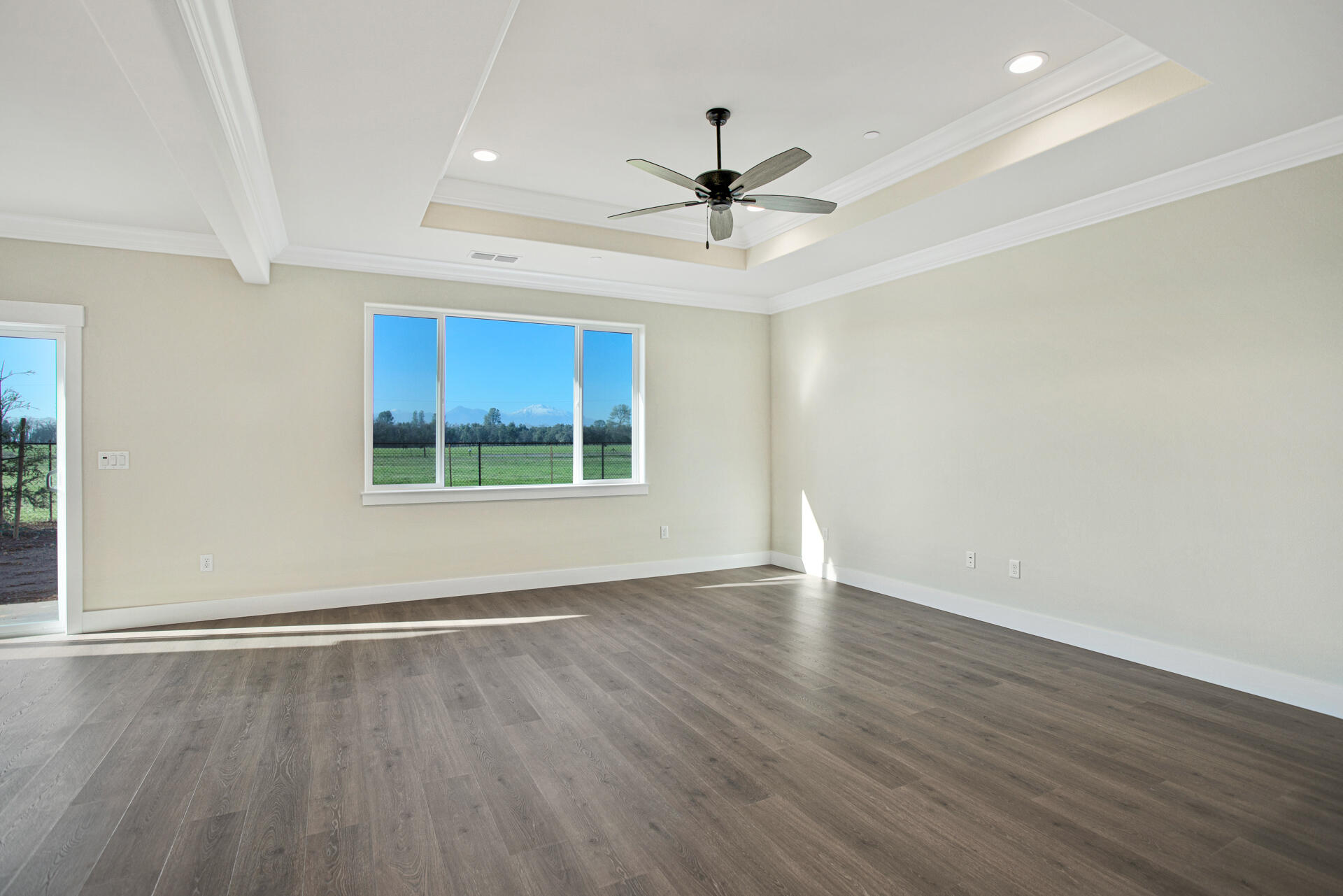 5172 Merced Street Redding, CA 96002 - Photo 11 of 32 IMG_7859_60_61