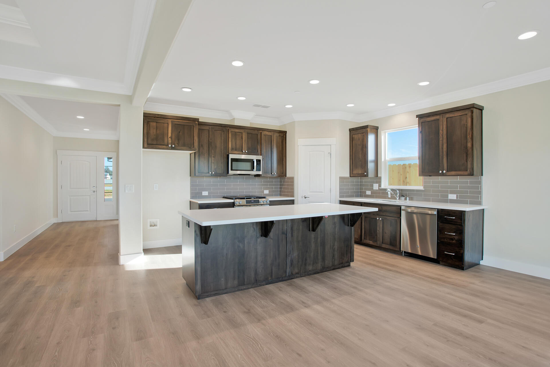 5172 Merced Street Redding, CA 96002 - Photo 3 of 32 IMG_7883_4_5