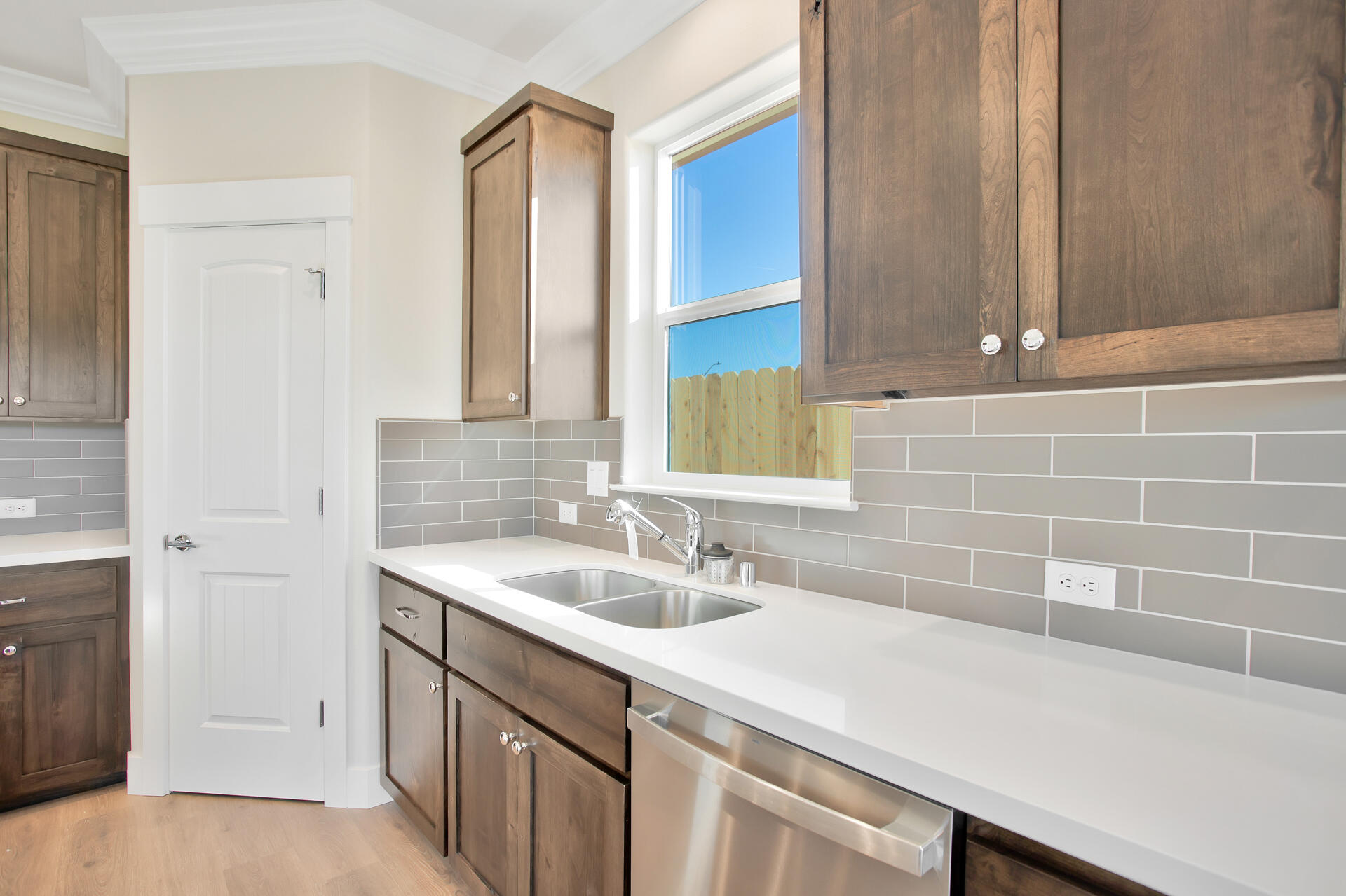 5172 Merced Street Redding, CA 96002 - Photo 5 of 32 IMG_7880_1_2