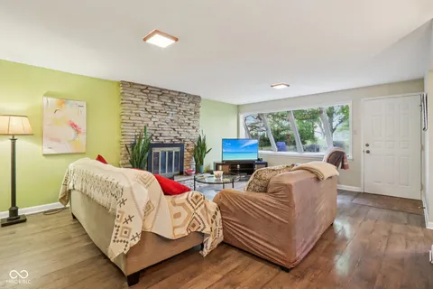 $325,000 | 7470 South 250 West, Pendleton, IN 46064