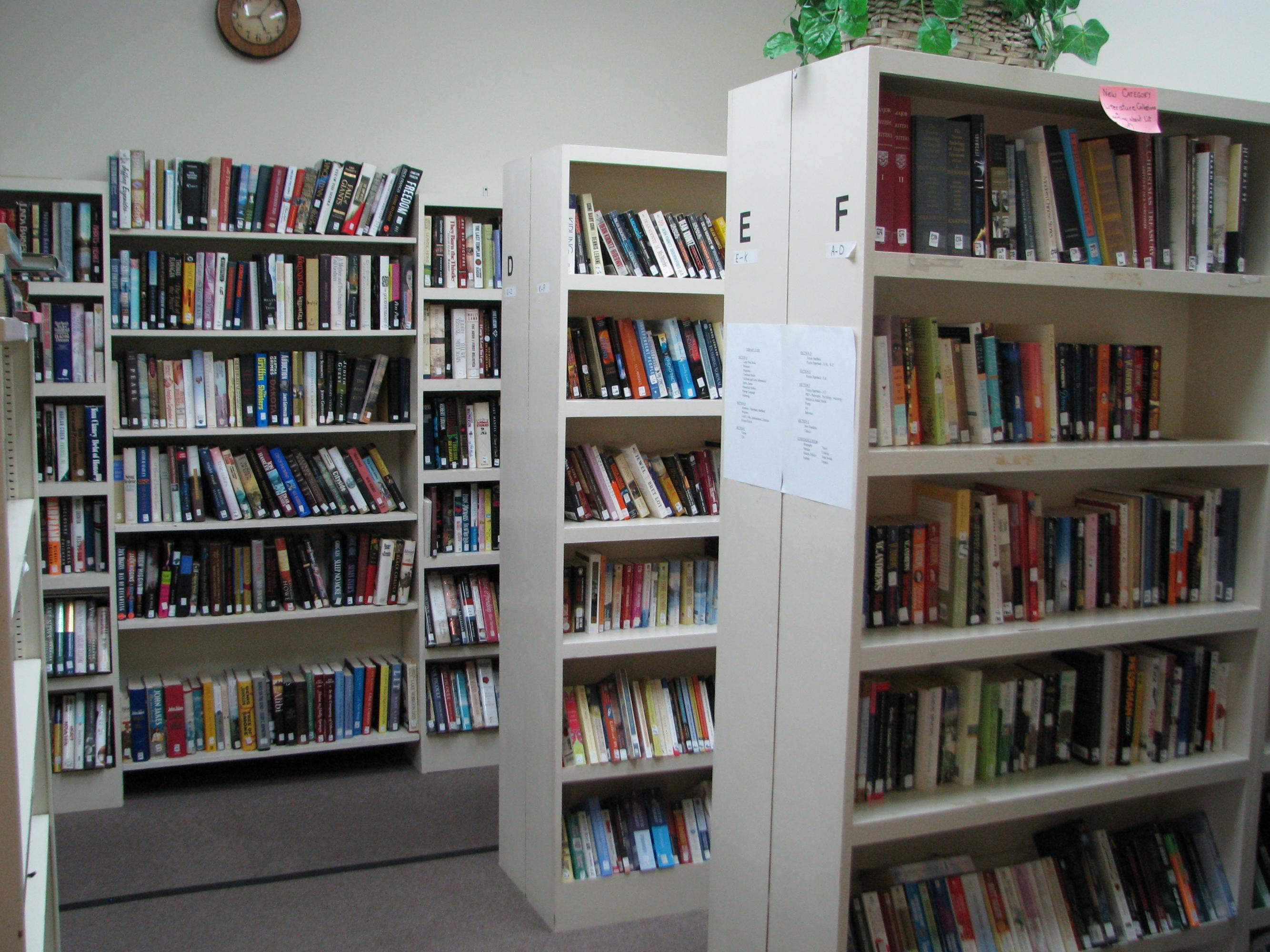 5900 Encina Road, Unit 6 Goleta, CA 93117 - Photo 16 of 17 Library located in the Clubhouse