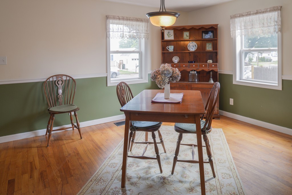 14 Windsor Road Beverly, MA 01915 - Photo 7 of 19 Gallery Image 7