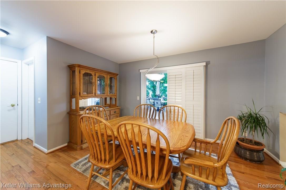 5320 Carroll Lk Road Commerce Township, MI 48382 - Photo 8 of 40 Carroll Lake Rd_5320_Dining_04.jpg