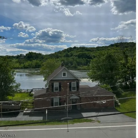 $2,300 | 707 Highway 23, Wantage, NJ 07461