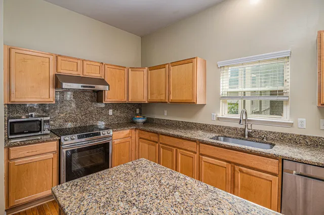 $3,300 | 1304 North Bay Drive, Ann Arbor, MI 48103