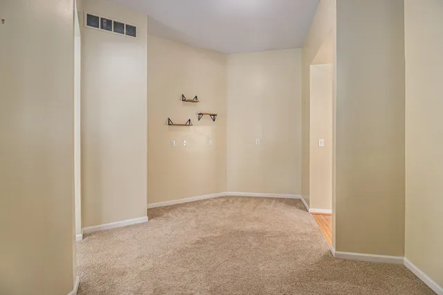 $3,300 | 1304 North Bay Drive, Ann Arbor, MI 48103