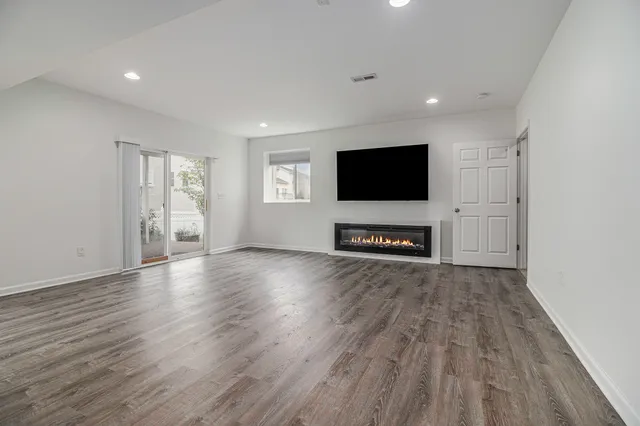 $3,300 | 1304 North Bay Drive, Ann Arbor, MI 48103