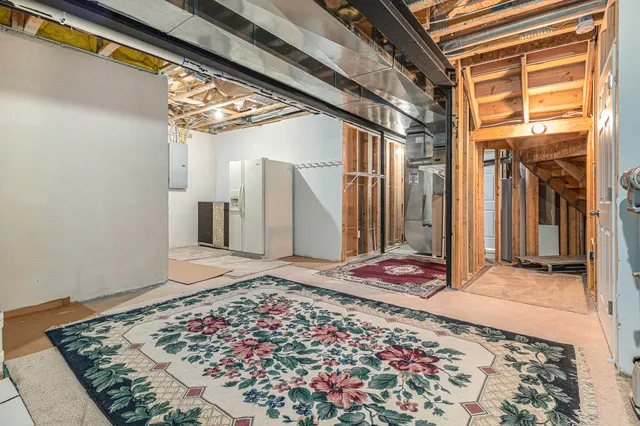 $3,300 | 1304 North Bay Drive, Ann Arbor, MI 48103