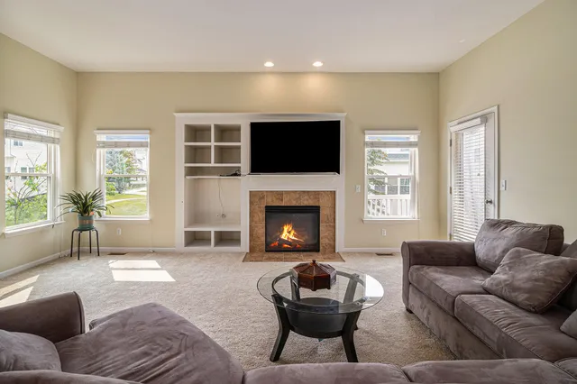 $3,300 | 1304 North Bay Drive, Ann Arbor, MI 48103