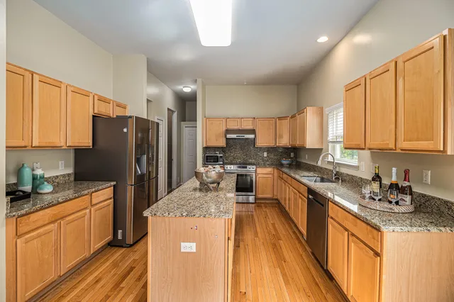 $3,300 | 1304 North Bay Drive, Ann Arbor, MI 48103