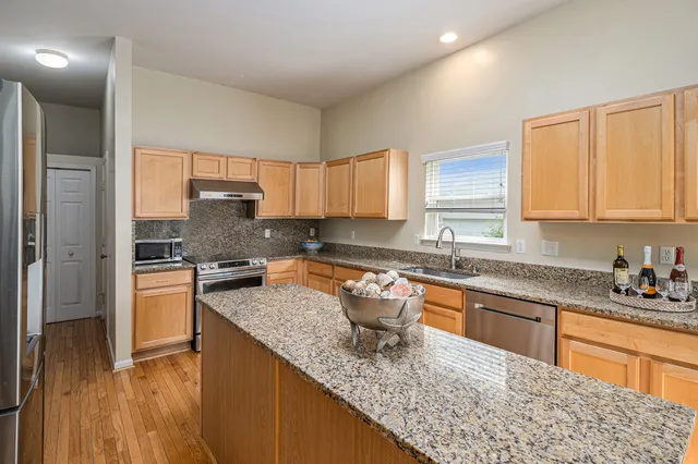 $3,300 | 1304 North Bay Drive, Ann Arbor, MI 48103