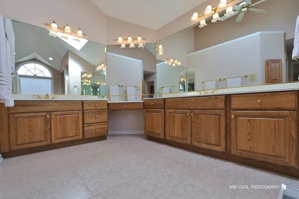 $675,000 | 1283 Cranbrook Circle, Aurora, IL 60502