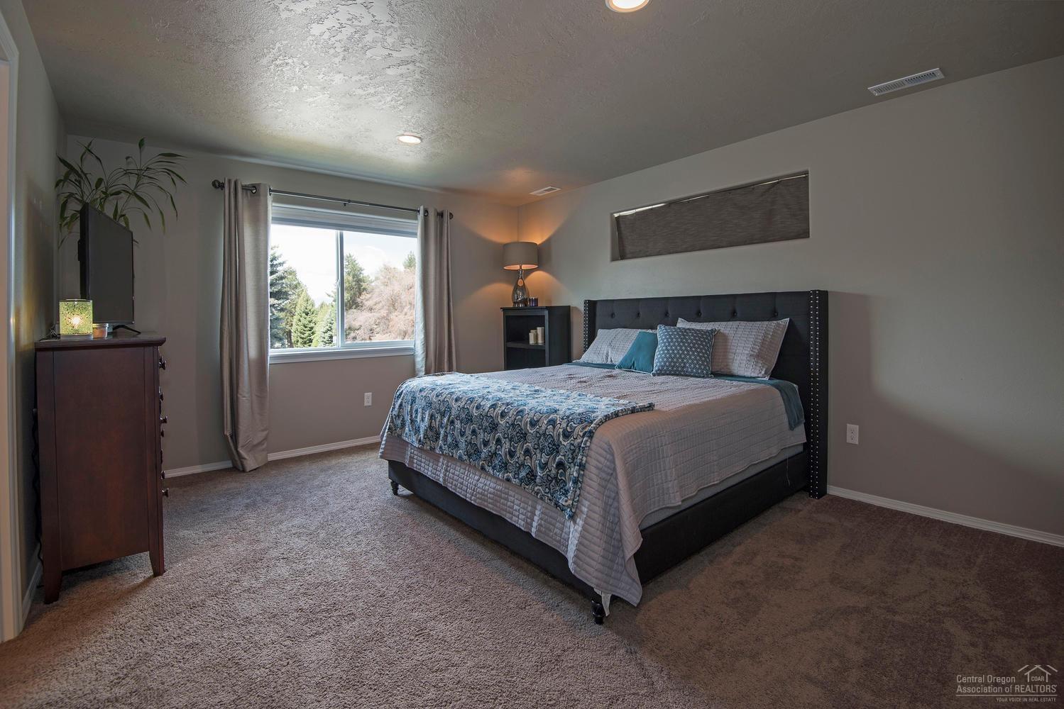 61815 Southeast Rolo Court Bend, OR 97702 - Photo 9 of 20 Additional Photo