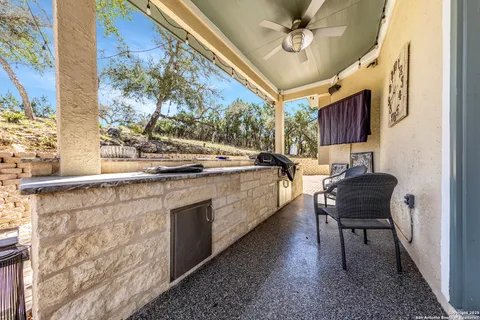 $999,999 | 112 Los Colinas, Spring Branch, TX 78070