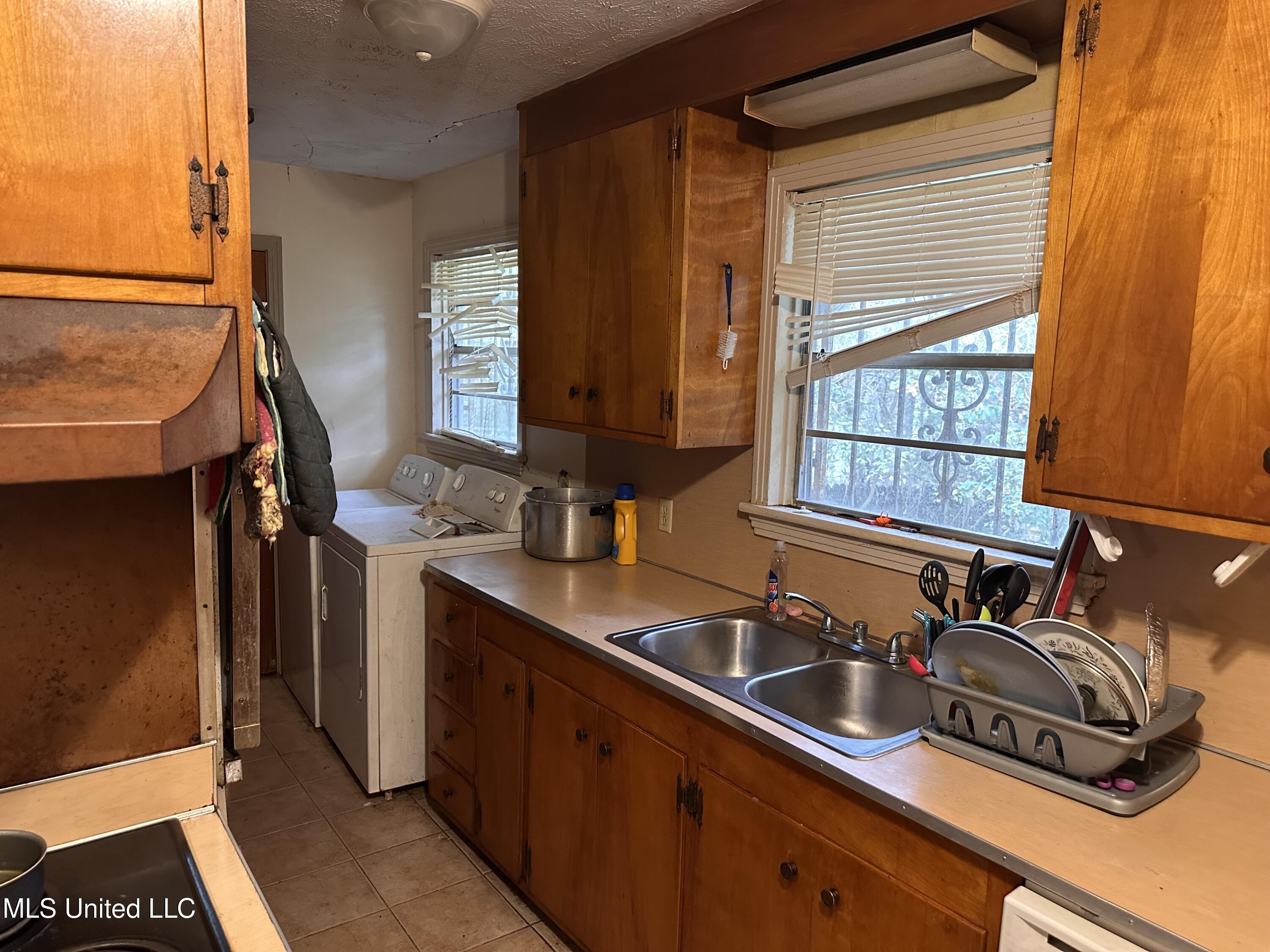 2238 Alta Woods Terrace Jackson, MS 39204 - Photo 5 of 9 IMG_7279