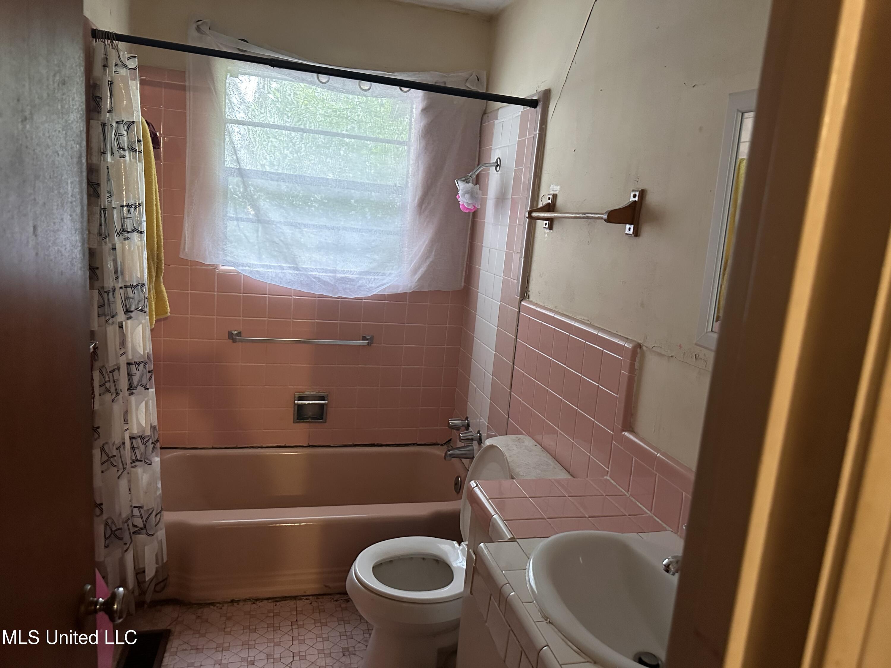 2238 Alta Woods Terrace Jackson, MS 39204 - Photo 9 of 9 IMG_7283