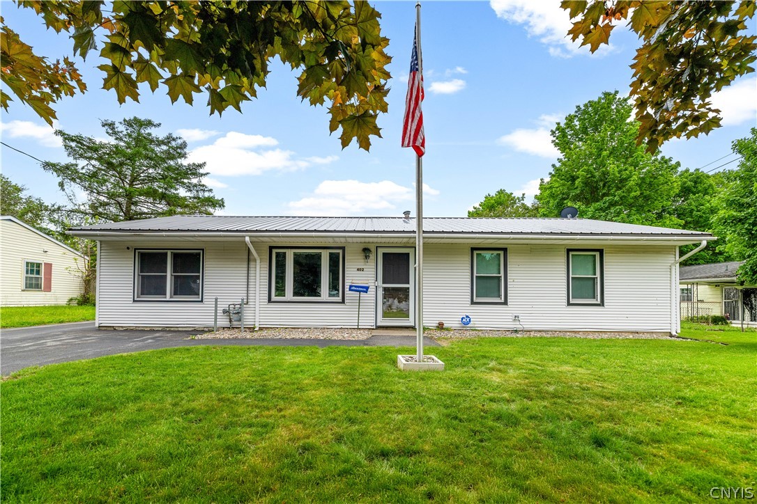 402 Richmond Road Utica, NY 13502 - Photo 2 of 22