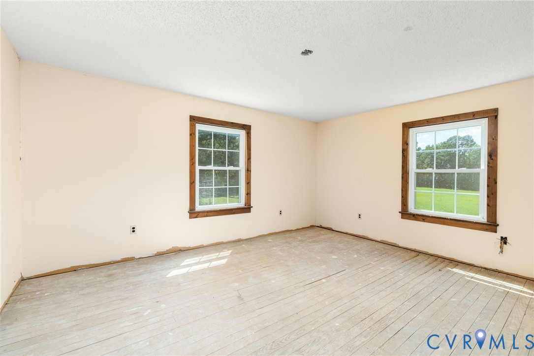 26081 Mason Road Jarratt, VA 23867 - Photo 20 of 49 Bright and spacious room featuring abundant natura
