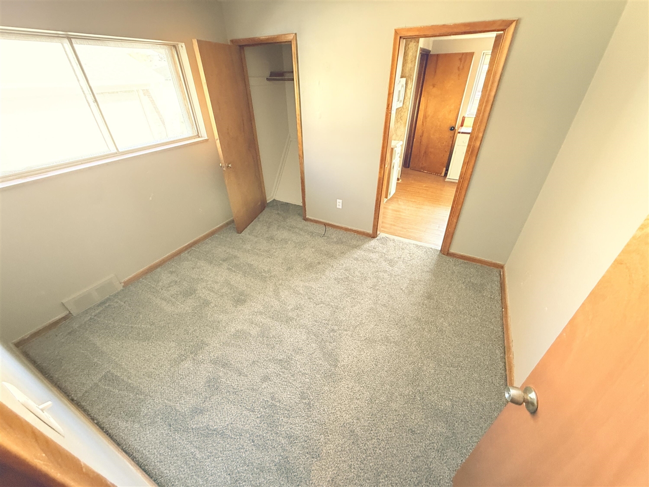 16475 East 8 Mile Road Eastpointe, MI 48021 - Photo 8 of 13