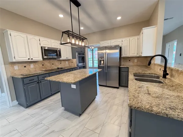 $3,600 | 2112 Stonegate Drive, Carrollton, TX 75010