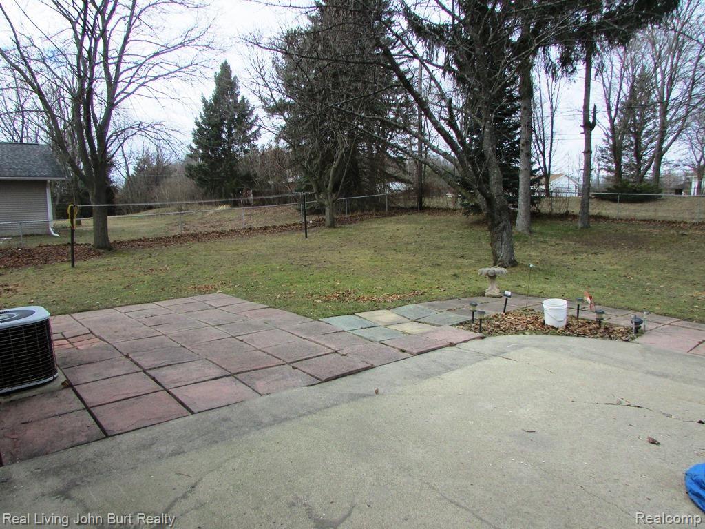 418 South Baldwin Road Oxford, MI 48371 - Photo 3 of 19 IMG_1057.jpg