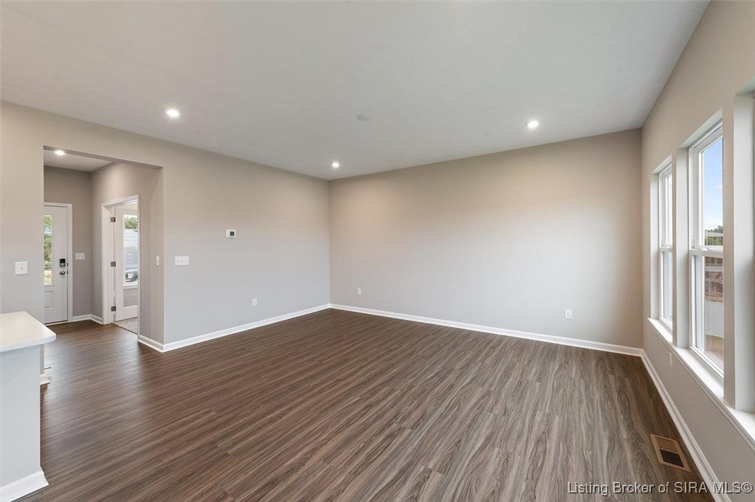 8220 Crescent Cove Charlestown, IN 47111 - Photo 15 of 31