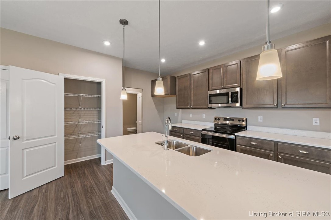 8220 Crescent Cove Charlestown, IN 47111 - Photo 9 of 31