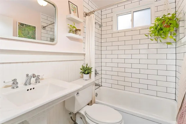 $225,000 | 99 Chesterton Road, Greece, NY 14626