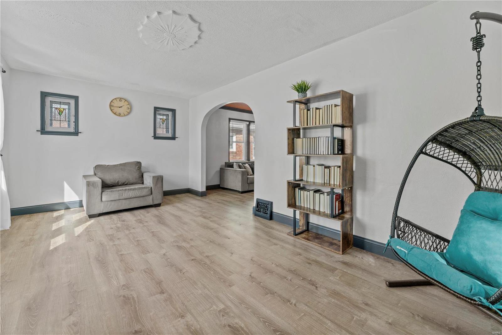 9340 MacKenzie Road St. Louis, MO 63123 - Photo 4 of 26 Gallery Image 4