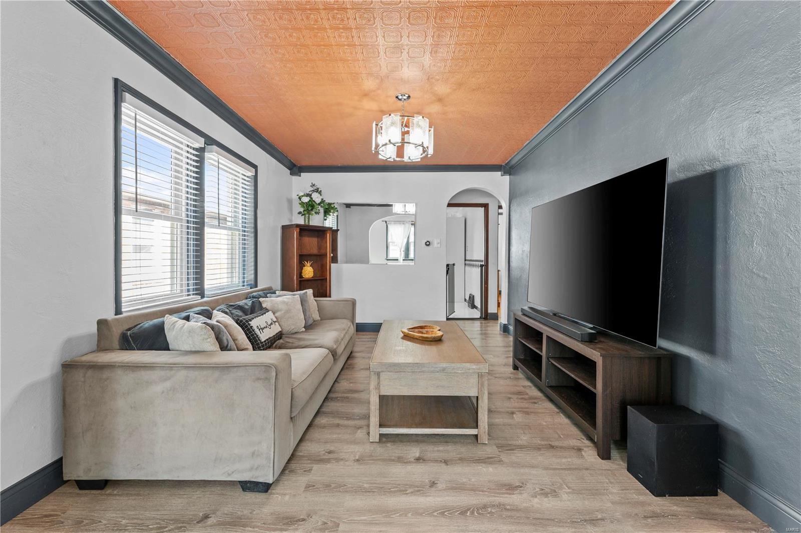 9340 MacKenzie Road St. Louis, MO 63123 - Photo 8 of 26 Gallery Image 8