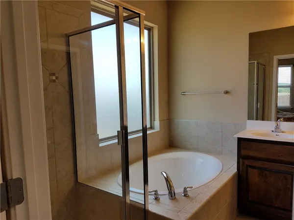 $2,300 | 743 Easton Drive, San Marcos, TX 78666