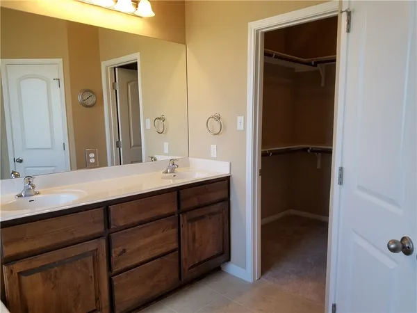 $2,300 | 743 Easton Drive, San Marcos, TX 78666