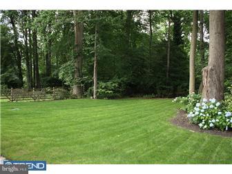 387 Colket Lane Wayne, PA 19087 - Photo 2 of 12 Exterior Back